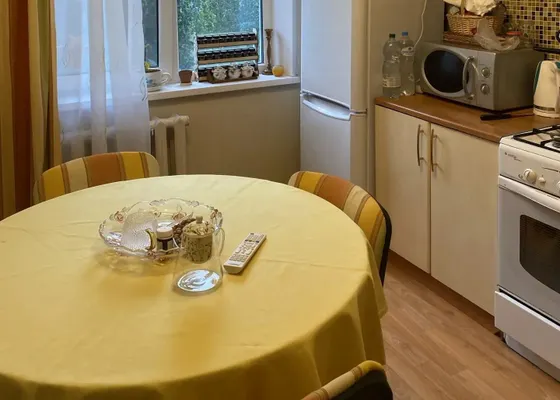 3-комн. квартира, 65 м², 4/9 эт.